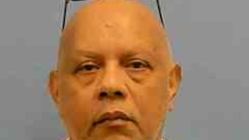 La Policía Estatal de Arkansas arrestó a Angel Lazala-Soto, de 60 años, de Bani, República...