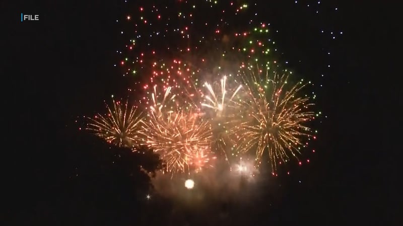 Ante la proximidad de las celebraciones del 4 de julio, una trabajadora social clínica...
