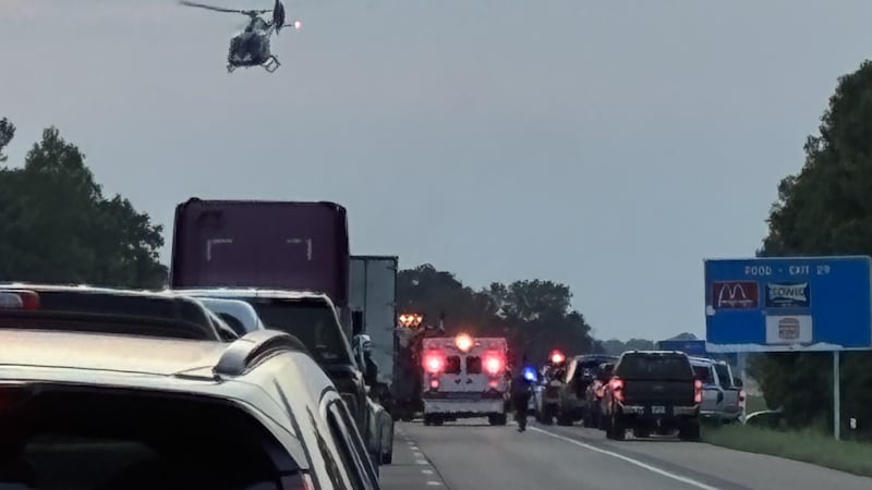 Un accidente en la Interestatal 555, al sur de Trumann, está provocando desvíos de tráfico,...