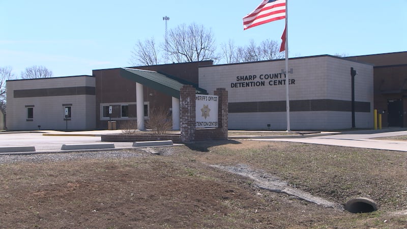 La Policía Estatal de Arkansas investiga la muerte de un recluso en el Centro de Detención del...