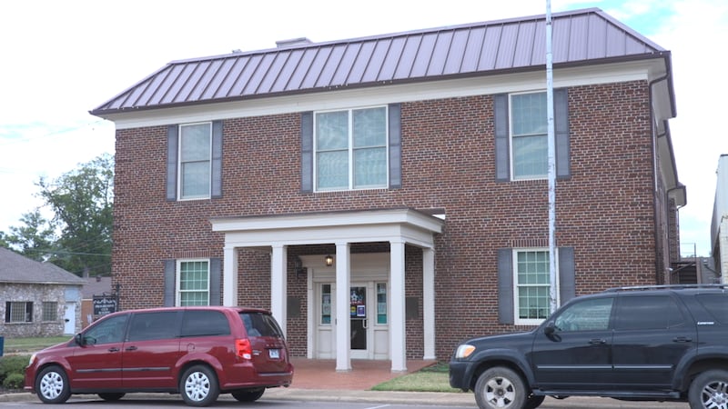 El Sistema de Bibliotecas del Condado de Mississippi anunció que reducirá las horas de...