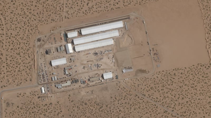 ARCHIVO - Imagen satelital del 7 de agosto de 2025 del nuevo centro de detención de...