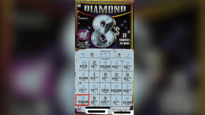 Elena Peñaloza raspó su boleto intantáneo y se ganó un millón de dólares al descubrir la 16ª...