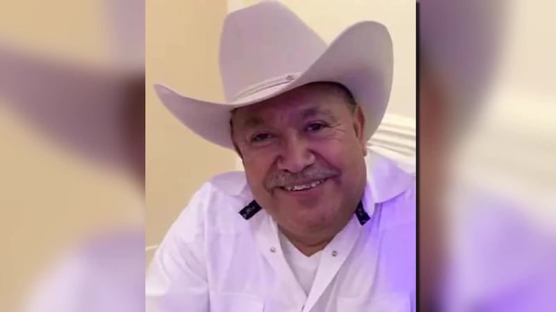 Muere atropellado por conductor en una camioneta cuando caminaba tras dejar su carro en el...